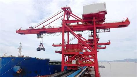 Grab Ship Unloader Mnstacker