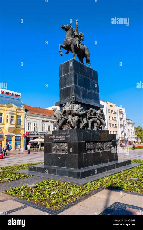 Spomenik oslobodiocima nisa Fotos und Bildmaterial in hoher Auflösung