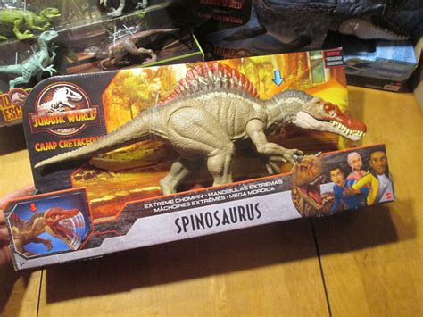 Jurassic World Legacy Collection Extreme Chompin Spinosaurus Figure