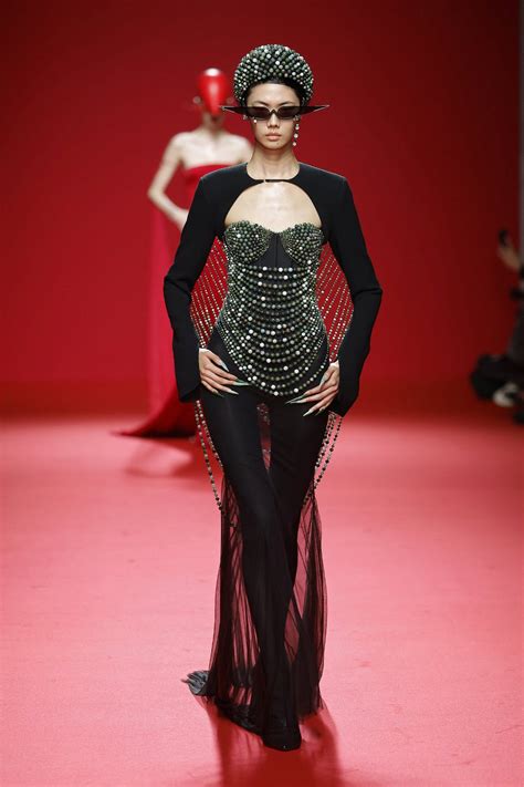 Robert Wun Fashion Show Runway Couture Spring Summer 2024 Paris