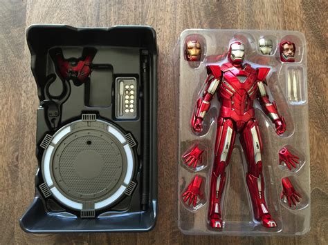 Cool Stuff Hot Toys Iron Man Mark Silver Centurion Sixth Scale Figure