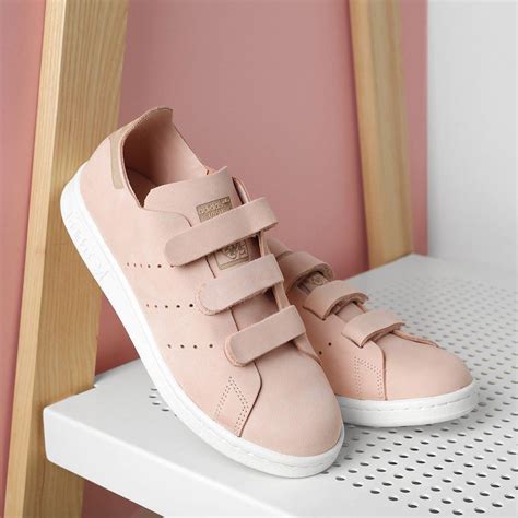 8 3 mà cho hội con gái xem đống sneaker màu nude này đảm bảo cô nào cũng hú hét đòi mua ngay