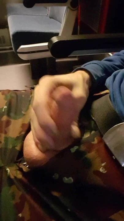 Im Zug Ich Wichse Bis Ich Spritze German Gay Man Porn Xhamster