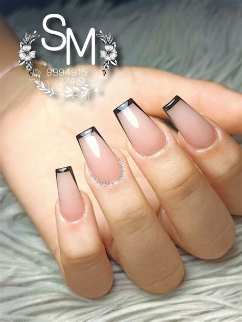 Uñas acrílicas nude gel semipermanente negro Arte para uñas largas Uñas acrílicas Manicura