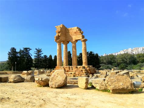 Vallée des Temples, Agrigente, Sicile photo et image | europe, italy ...