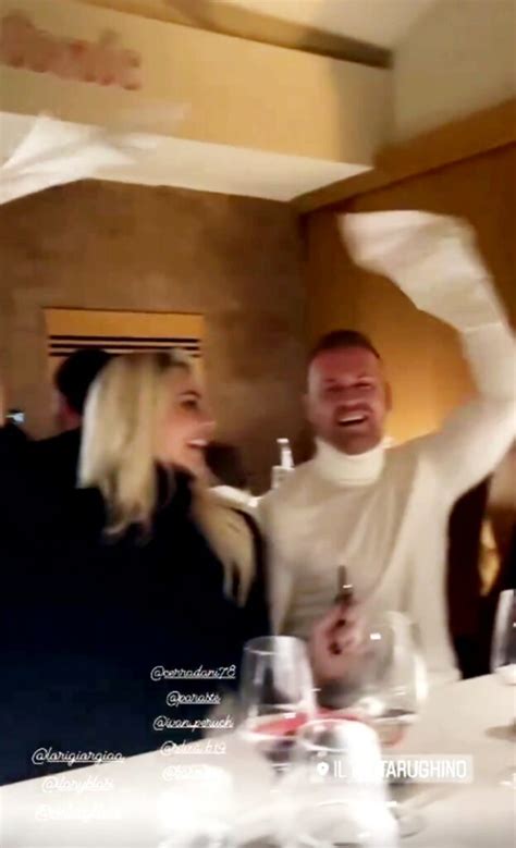 Ilary Blasi E Il Fidanzato Bastian Muller Si Divertono Da Pazzi A Cena