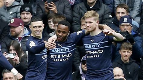 Menang Di Kandang Burnley Manchester City Kembali Ke Puncak