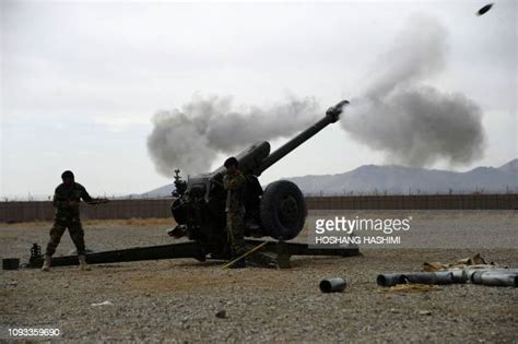 D30 Howitzer Photos And Premium High Res Pictures Getty Images