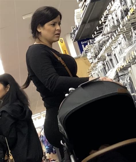 Latina Milf Booty Spandex Leggings Yoga Pants Forum