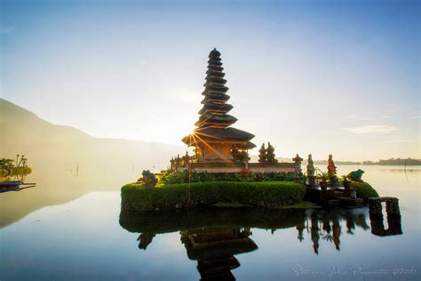 Danau Beratan, Baturiti, Tabanan Regency, Bali, Indonesia Sunrise ...