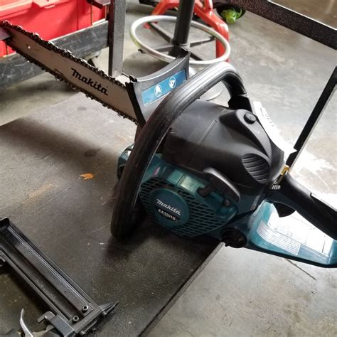 MAKITA GAS CHAINSAW - TESTED AND WORKING