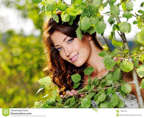 Beau Visage Du Femme Sexy Sur La Nature Photo Stock Image Du Beau