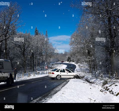 Car skidding hi-res stock photography and images - Alamy