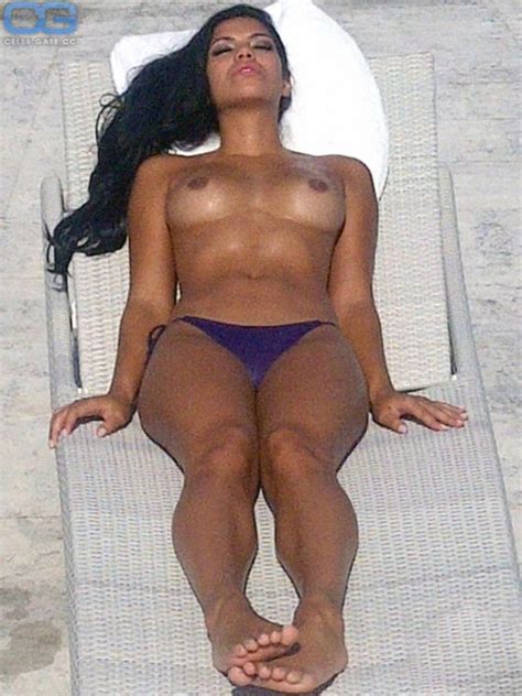 Suelyn Medeiros Nude Pictures Photos Playboy Naked Topless Fappening