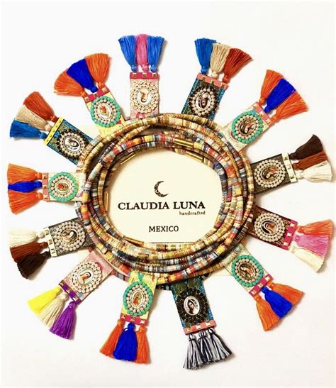 Collares cordón etnico con escapularios y motas Diseño mexicano