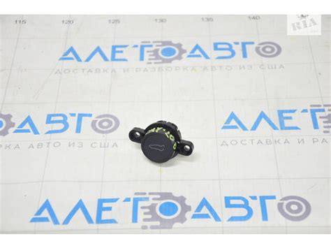 Кнопка закрытия двери багажника Tesla Model Y 20-: Кнопка крышки ...