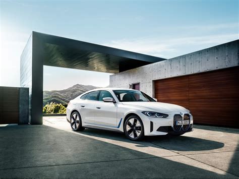 2022 BMW i4 Pictures: | U.S. News