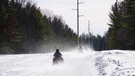 When Snowmobile Trails Open: Times and Dates – AtvHelper