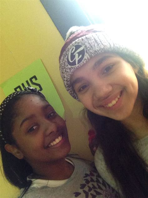 Bestie Mia Besties Fashion Beanie