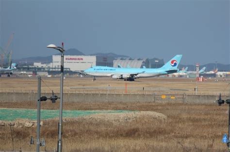 북한 오물 풍선으로 인천국제공항 운항 차질