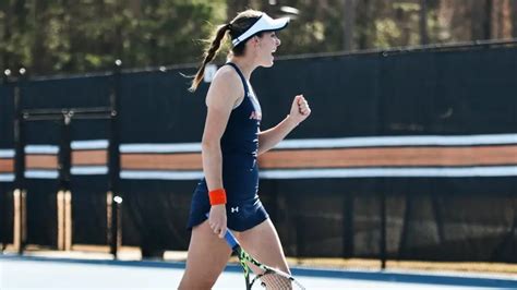 Auburn women's team sweeps Missouri 4-0!