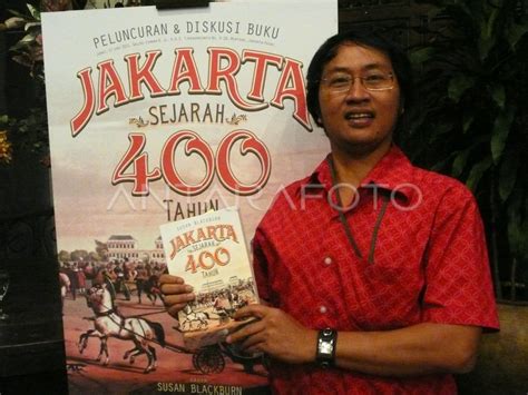 Buku Sejarah Jakarta Antara Foto