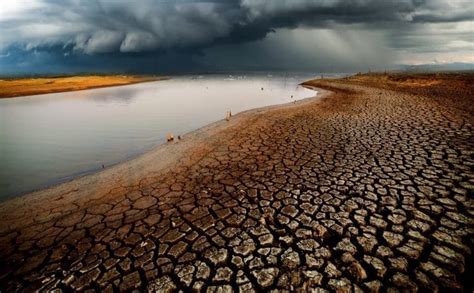SEPERTI APA DAMPAK PERUBAHAN IKLIM TERHADAP PENINGKATAN RESIKO BENCANA ...