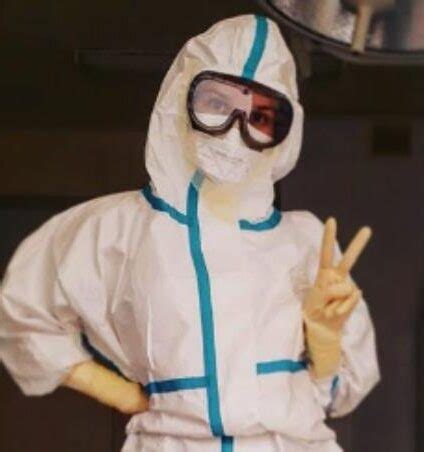 Enfermera Que Fue A Camellar Con Diminuto Bikini Ahora Es Imagen De Ropa Deportiva Papialpa Stereo