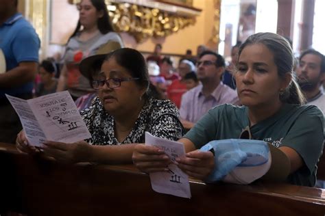 Semana Santa 2023 Miles de tapatíos visitan los Siete Templos en el