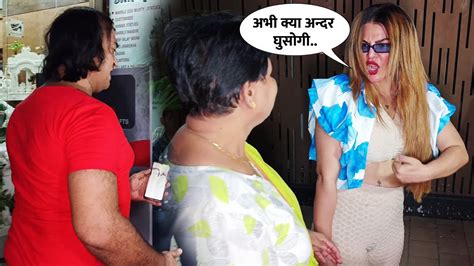 Omg Rakhi Sawant Refuses To Take Selfie With Fans Rakhi Sawant Funny