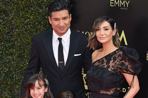Look: Mario Lopez introduces newborn son Santino - UPI.com