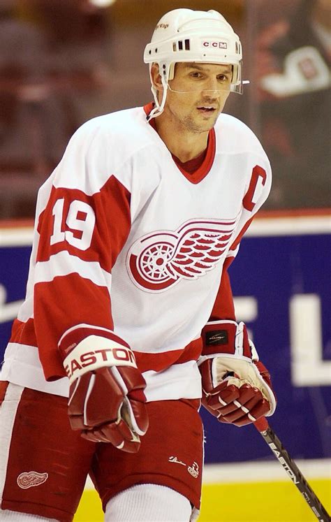 Steve Yzerman Red Wing Hockey | Red wings hockey, Detroit red wings ...