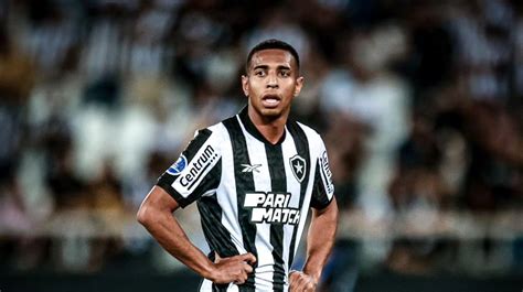 Veja Quem A Ex De Victor S Do Botafogo Que O Acusa De Trai O E