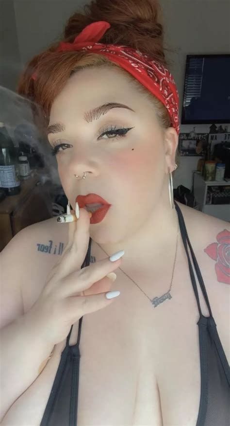 Nudes Smokingfetish NUDE PICS ORG