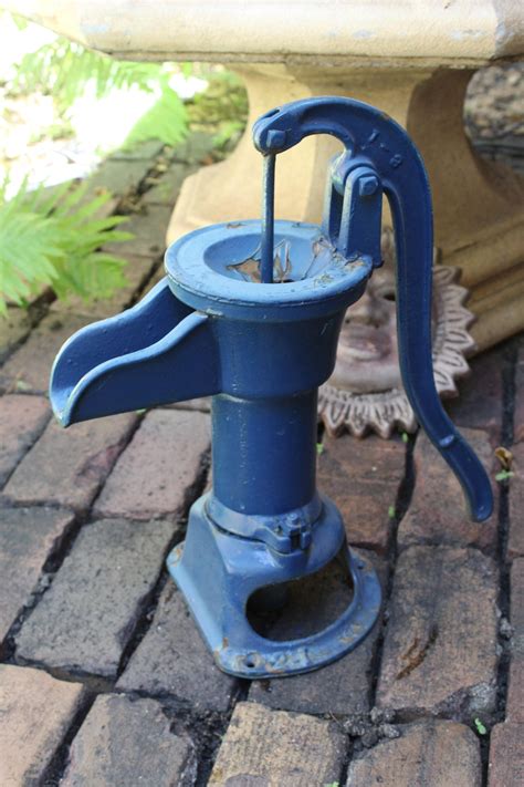 Antique Water Pump Cast Iron Cistern Pump Rustic Farmhouse Decor