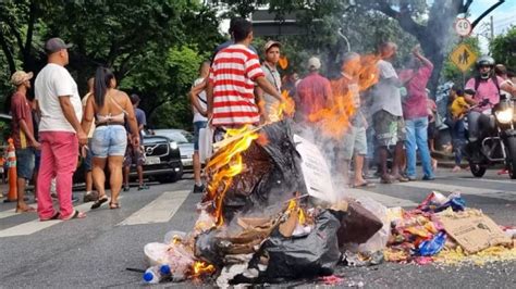 Cadastro De Ambulantes Para Carnaval De Bh Tem Fila Gigantesca E