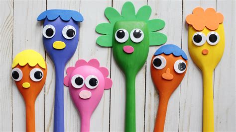 Noodle & Pals Wooden Spoon Craft - Super Simple