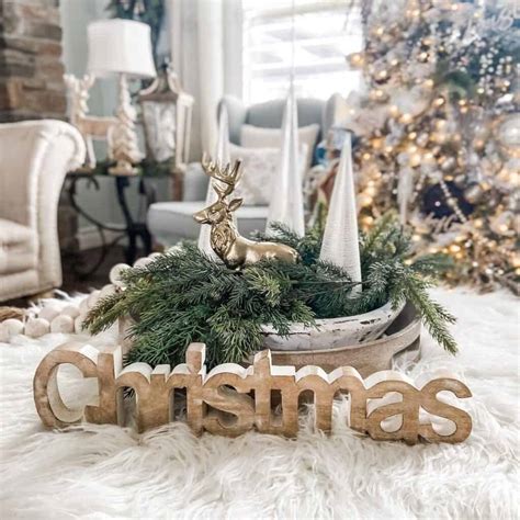 48 Wooden Christmas Decorations to Spruce Up Your Home