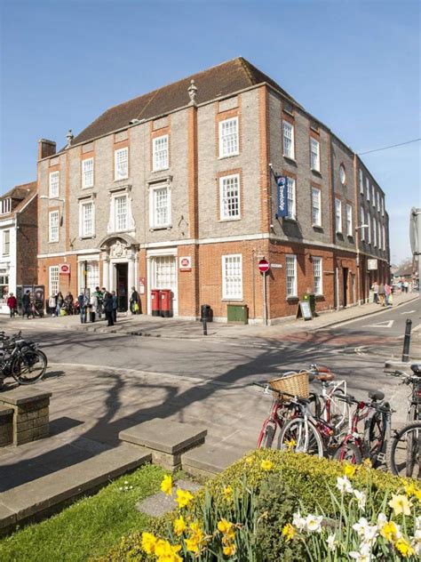 Travelodge Chichester Central Chichester, UK - Reservations.com