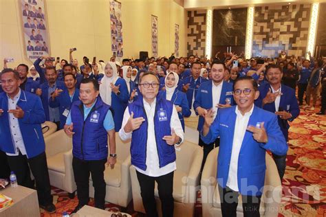 Foto Rapat Koordinasi Pemenangan Pemilu Di Jambi Zulhas Bakar