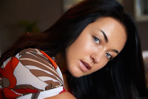 Amateur Girl Sexart Table Fun Zuzu Sweet High