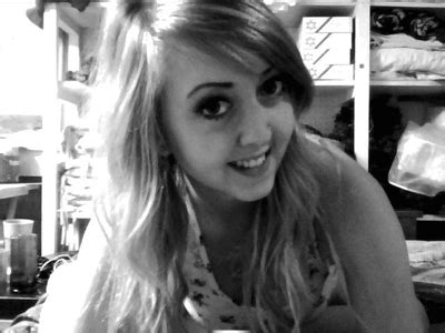 Blonde Cutie WiffleGif