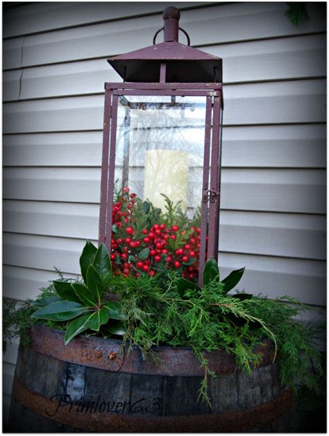 65 Amazing Christmas Lanterns For Indoors And Outdoors - DigsDigs