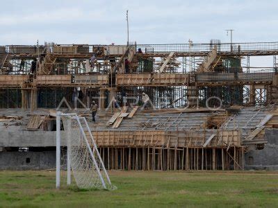 PEMBANGUNAN STADION BAROMBONG MAKASSAR ANTARA Foto