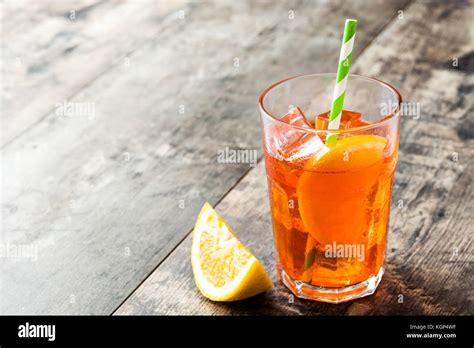 Aperol Spritz Stockfotos Und Bilder Kaufen Alamy