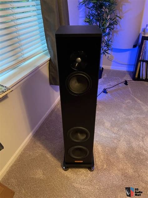 Magico A Speakers W Isoacoustic Gaia Ii Footers Amazing Condition