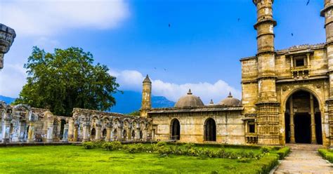 Detail Guide To Champaner Pavagadh Archaeological Park