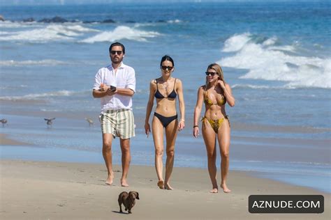 Sofia Richie Displays Her Bikini Body While Strolling With Bf Scott Disick And A Friend In