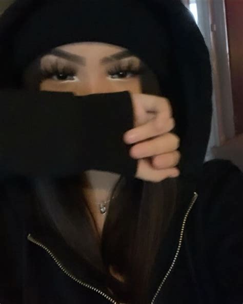 Pin By Schdisijdjsks On Quick Saves Latina Girl Latina Makeup Looks Hispanic Girls