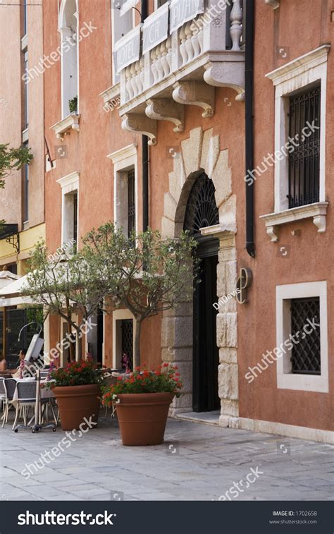 One Of Many Outdoor Cafes With Typical Venusian Architecture In Venice ...